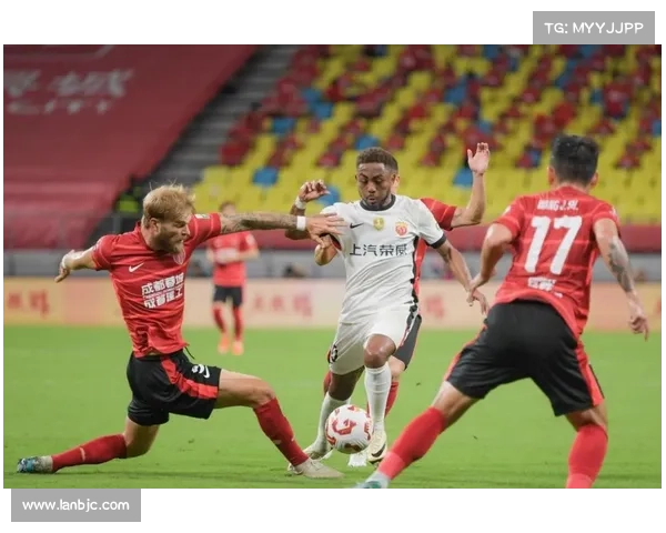 成都蓉城与塞超边锋转会协议进展分析及未来发展方向探讨